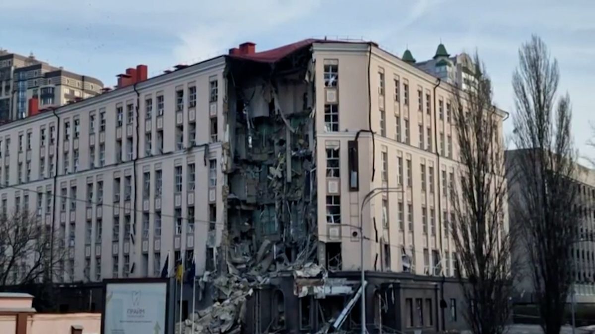 Ruský raketový útok na Ukrajině, mrtvý a zranění v Kyjevě